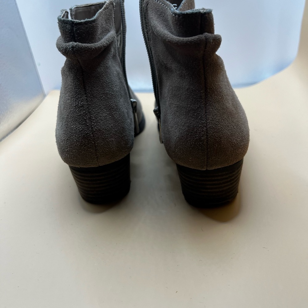 Gray boot - Picture 2 of 5